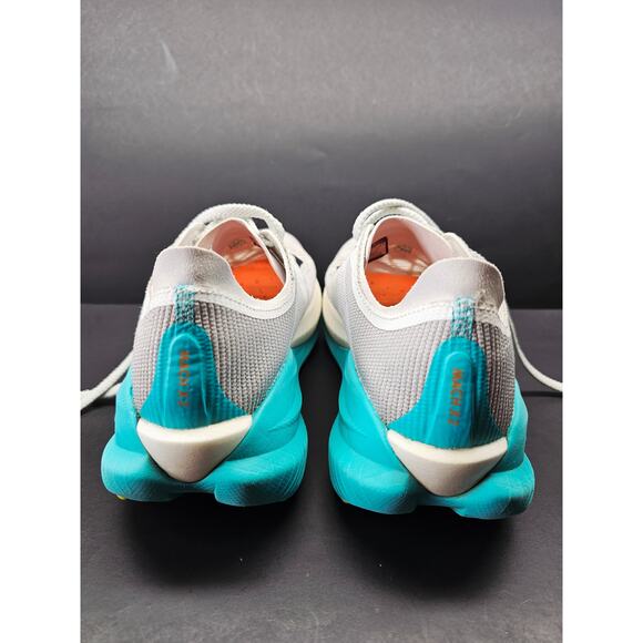 Hoka Women 8.5 Comfy footwear - Picture 7 of 11